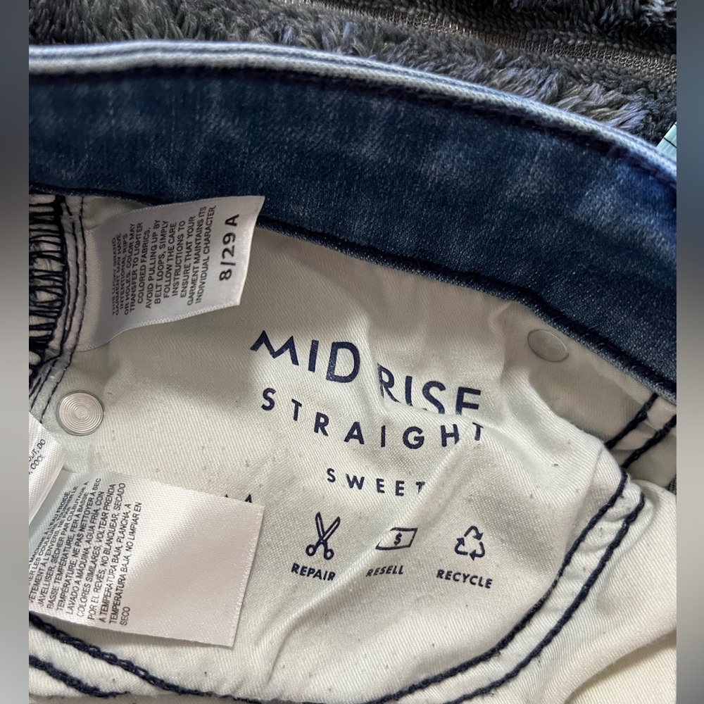 Lucky Brand Light Blue Midrise Straight Leg Jeans 8 - Picture 5 of 8